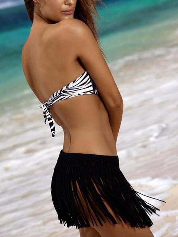 String-string skirt