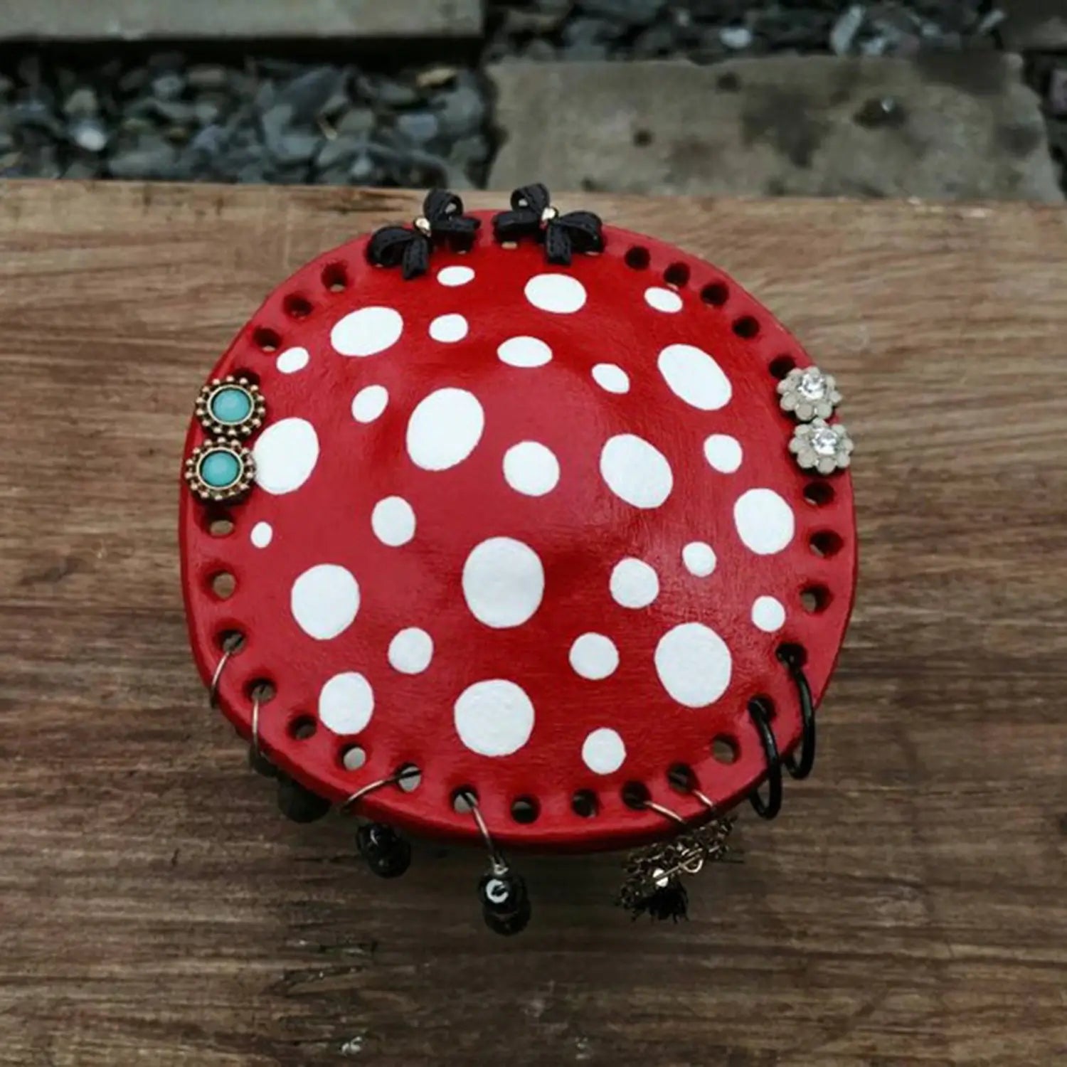 Mushroom jewelry holder