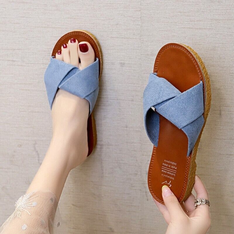 Criss-cross strap Sandals