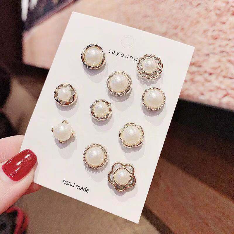 Women Elegant Brooch