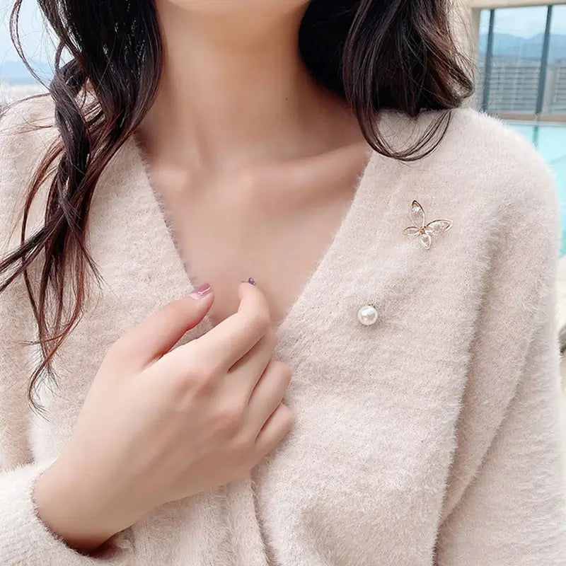 Women Elegant Brooch