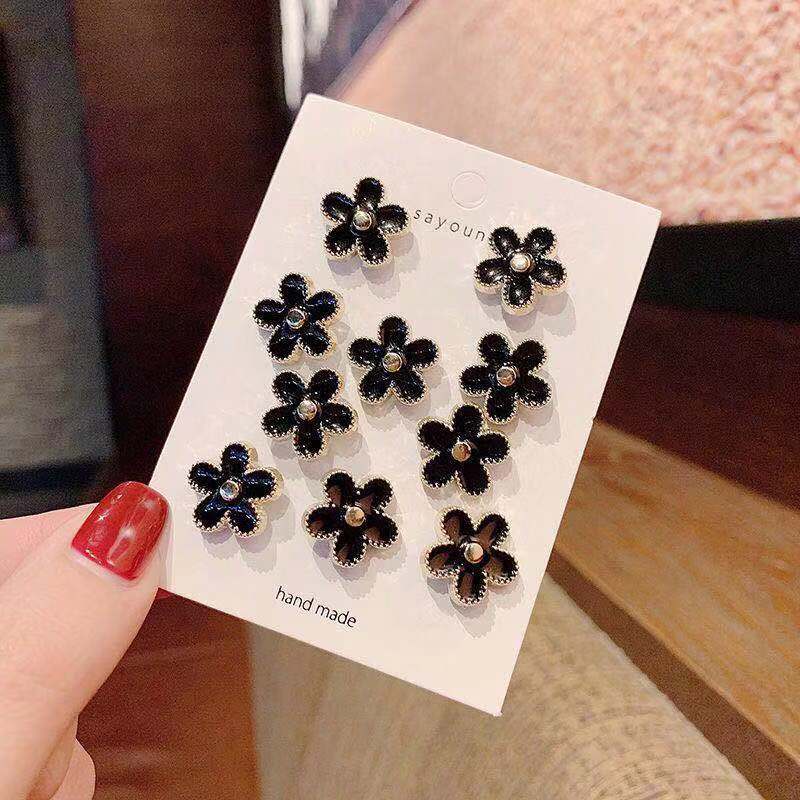 Women Elegant Brooch