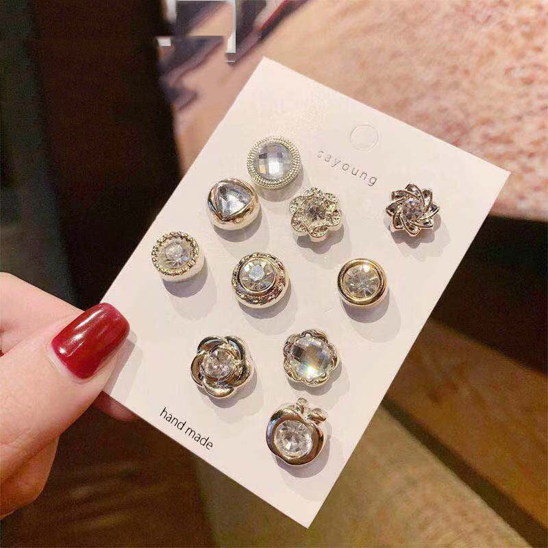 Women Elegant Brooch