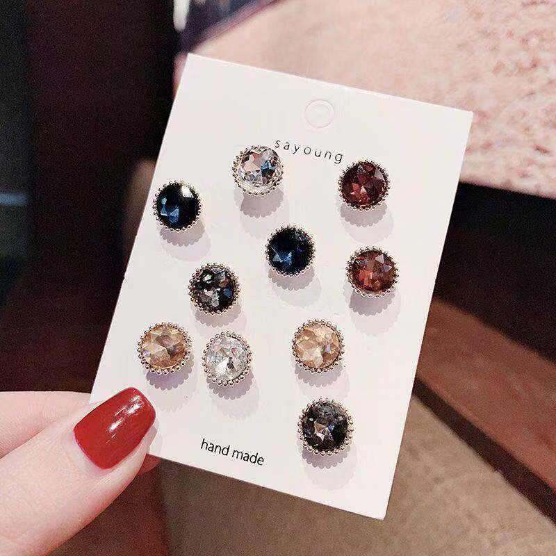 Women Elegant Brooch