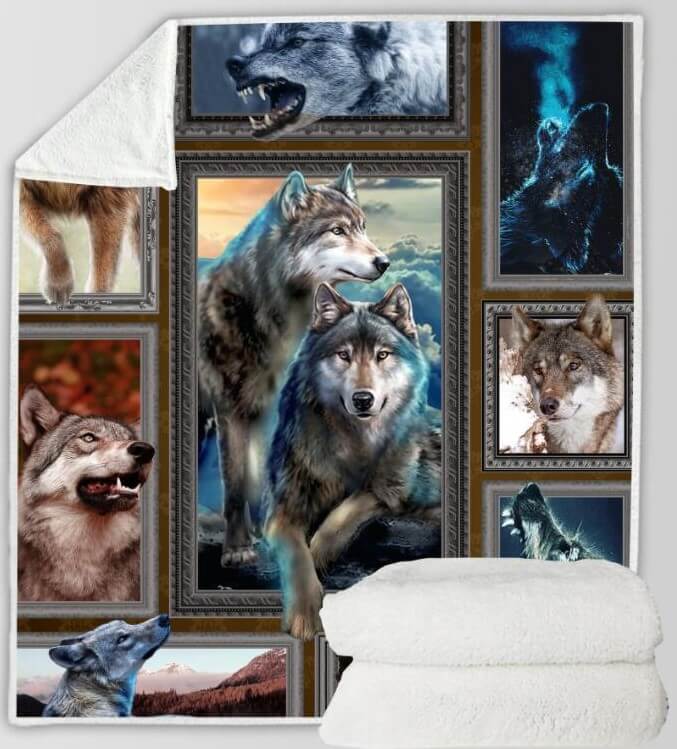 Ullteppe med ulvemotiv