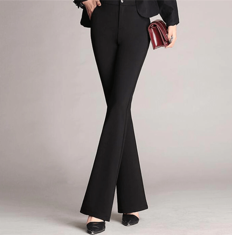 Figurnær utsvingt bukse med høyt liv